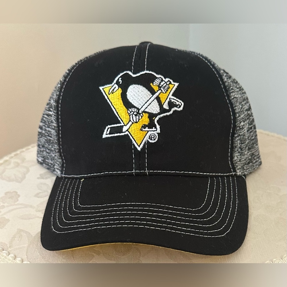 Black and Grey Pittsburgh Penguins Snap Back Hats